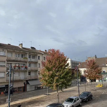 Lumineux Au Coeur De Moulins Avec Balcon, Parking Et Equipements Complets - Fr-1-489-398 Moulins (Allier)