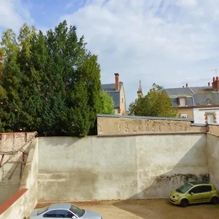Lumineux Au Coeur De Moulins Avec Balcon, Parking Et Equipements Complets - Fr-1-489-398 Apartment Moulins (Allier)