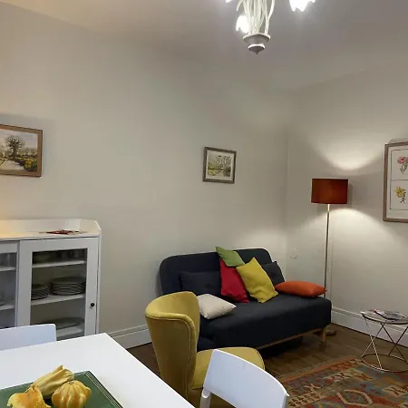 Lumineux Au Coeur De Moulins Avec Balcon, Parking Et Equipements Complets - Fr-1-489-398